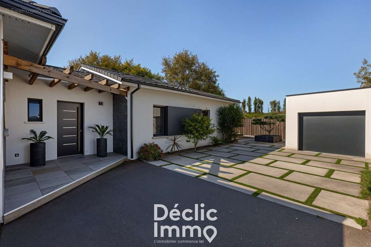 Maison à SAINT-SULPICE-ET-CAMEYRAC