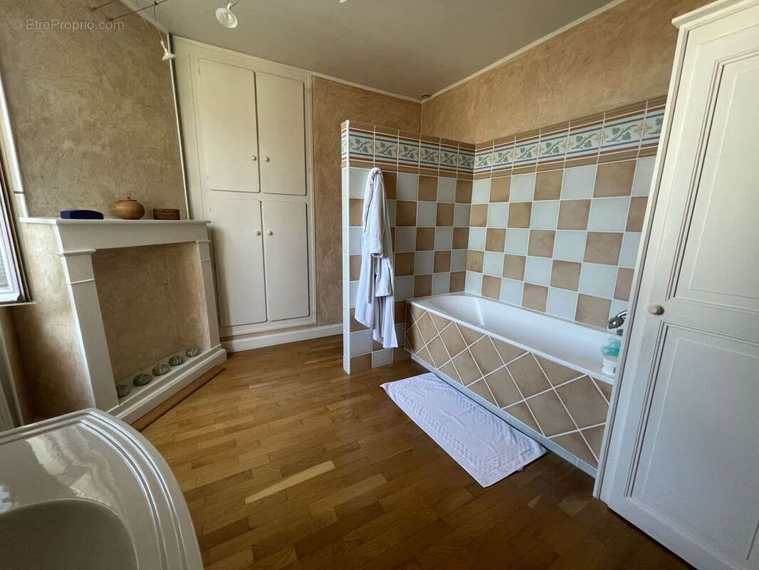 Vend Maison de caractère avec local commercial à LIGNIERES - photo 14