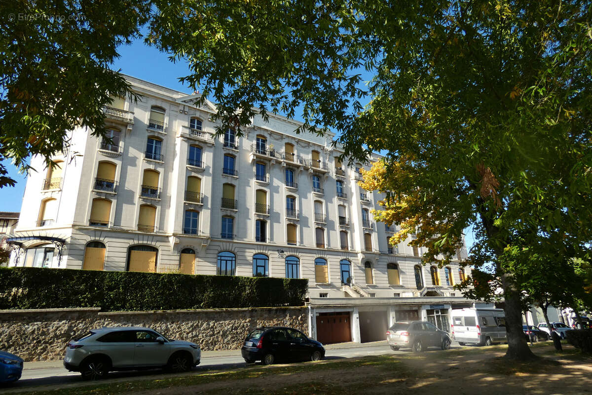 Appartement à NERIS-LES-BAINS