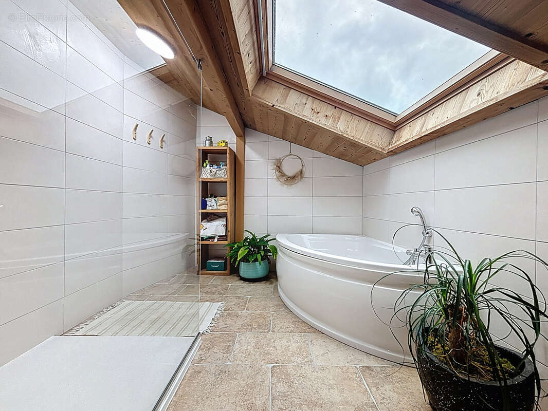 Maison à SAINT-PIERRE-DE-SOUCY