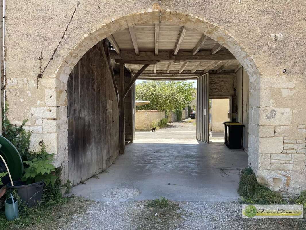 Appartement à AIGRE