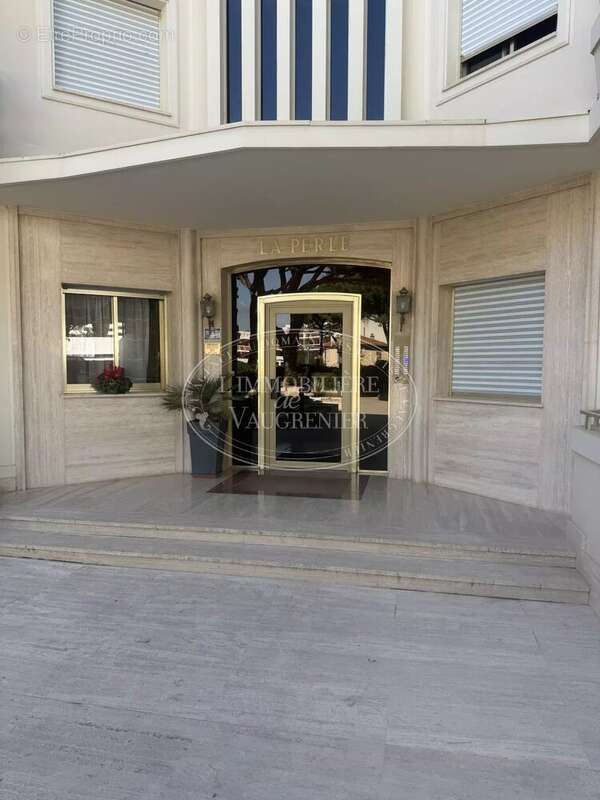 Appartement à VILLENEUVE-LOUBET