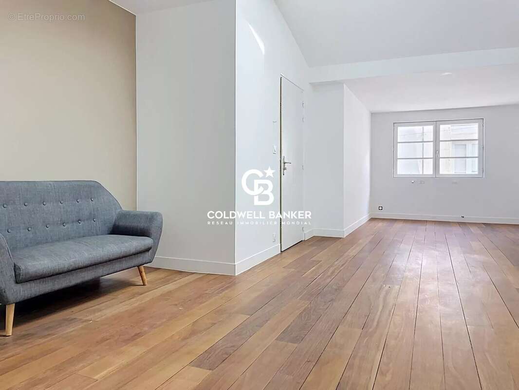 À deux pas du Vieux-Port, un appartement rénové aux volumes généreux - photo 15