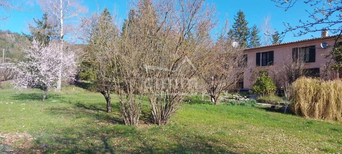 Maison à LA MOTTE-DU-CAIRE