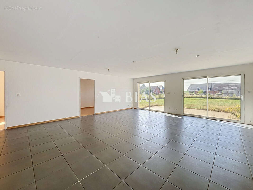 Maison 108 m² à Criquebeuf-La-Campagne  - photo 6