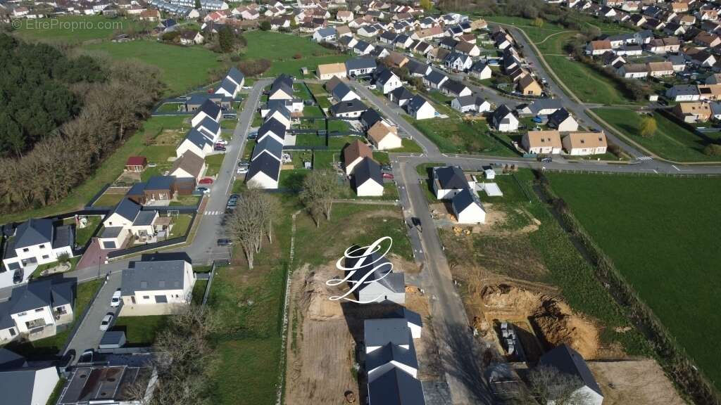Terrain à LA SUZE-SUR-SARTHE