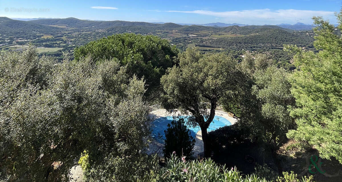 Maison à BORMES-LES-MIMOSAS