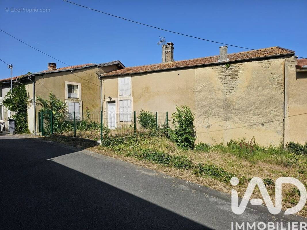 Photo 1 - Maison à DOMMARTIN-LE-FRANC