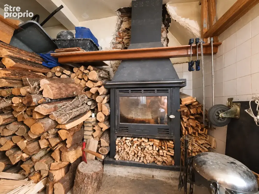 Charme, poêle à bois Godin et espace sous les toits - photo 9
