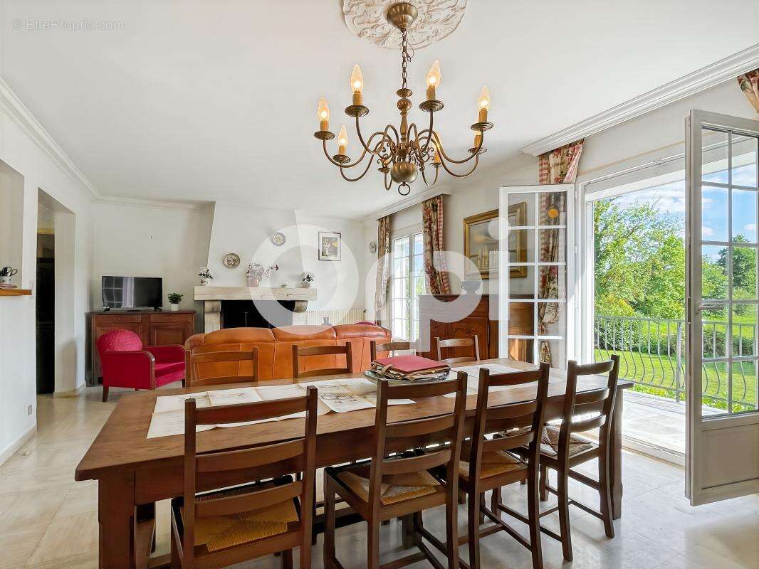 Maison à ARNIERES-SUR-ITON