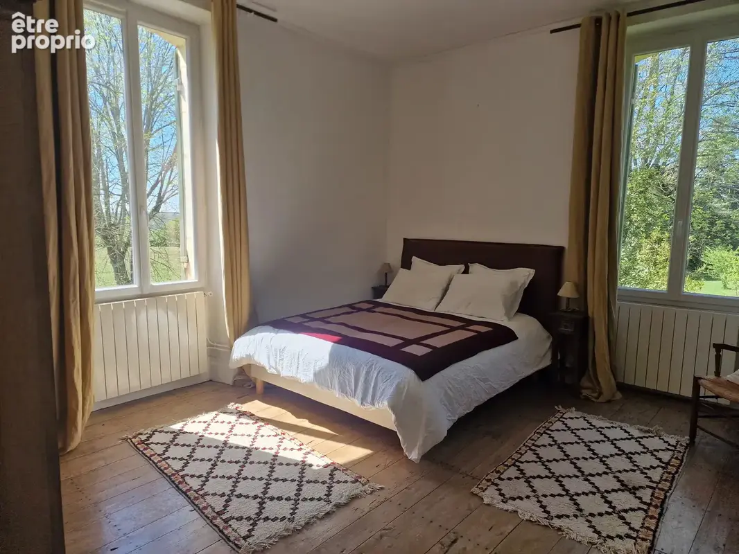 Maison de maitre à l'entrée du village - photo 9