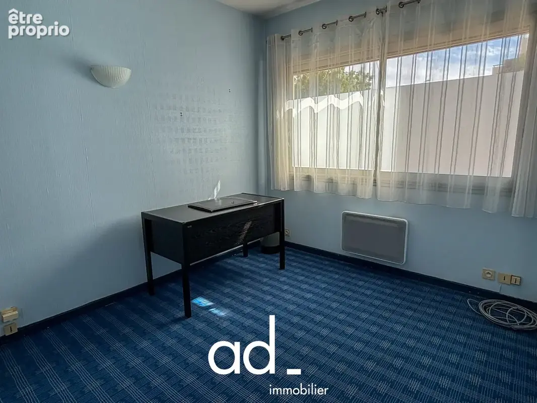 Commerce 131 m² à vendre à La Rochelle (17000) - photo 8