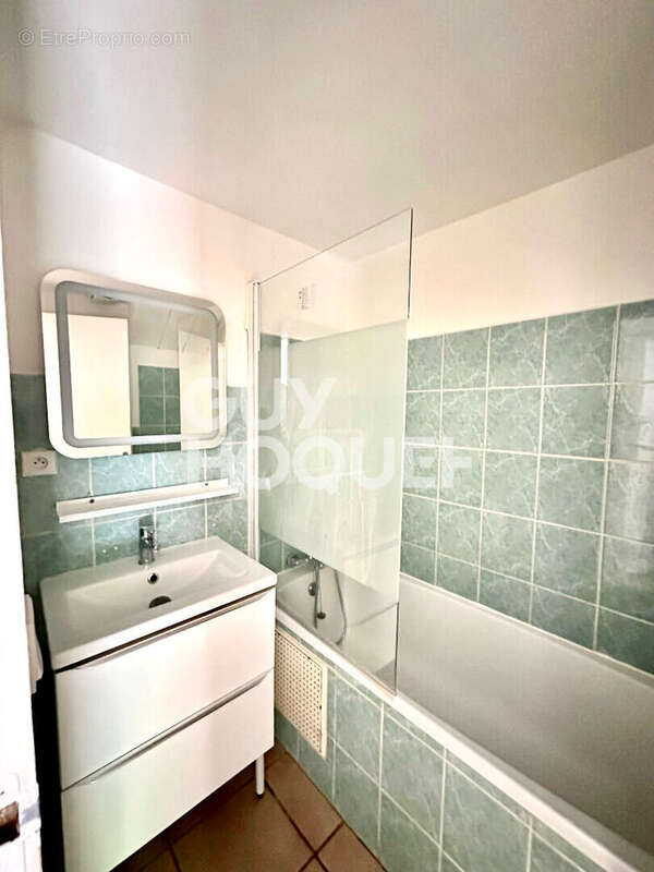 Appartement à TOURVES