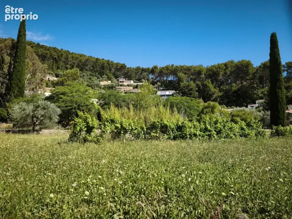 Terrain à SOLLIES-PONT