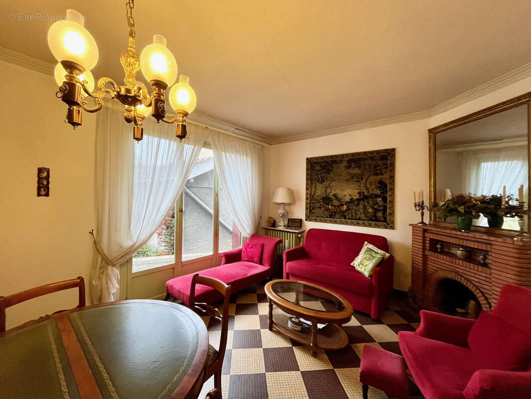 Maison à SAINT-MAUR-DES-FOSSES