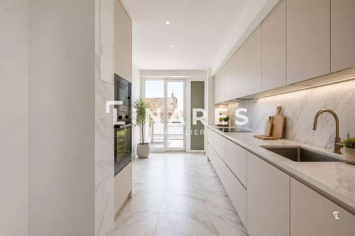 LE PANORAMA - Appartement T4 de 110m2 - 13006 Marseille - photo 5