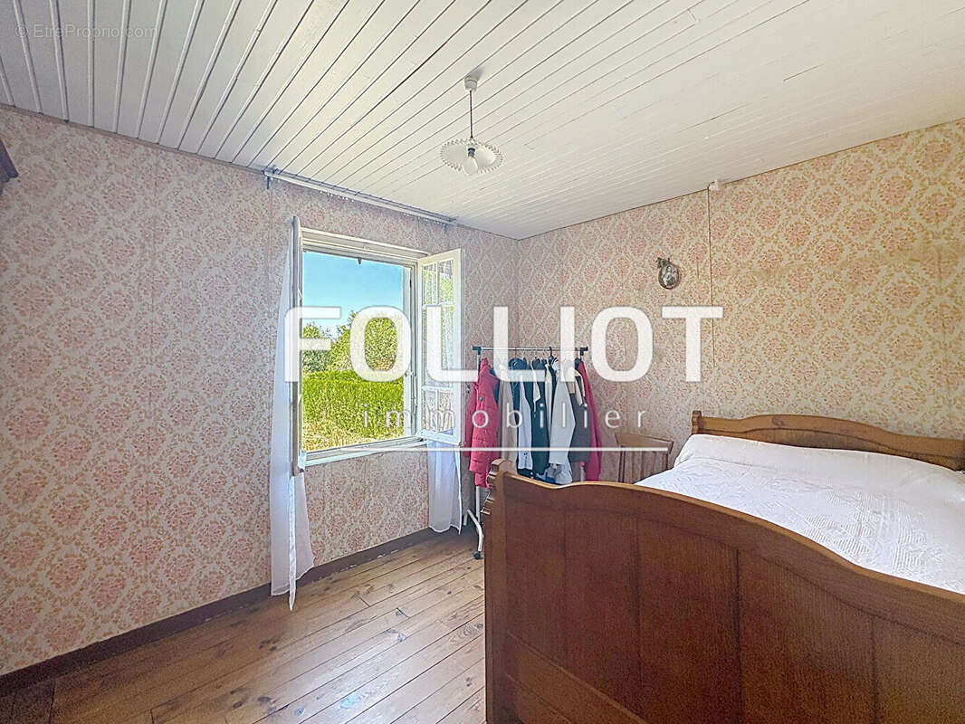 A VENDRE - À rénover selon vos envies - Maison en pierre avec 4 chambres - photo 7