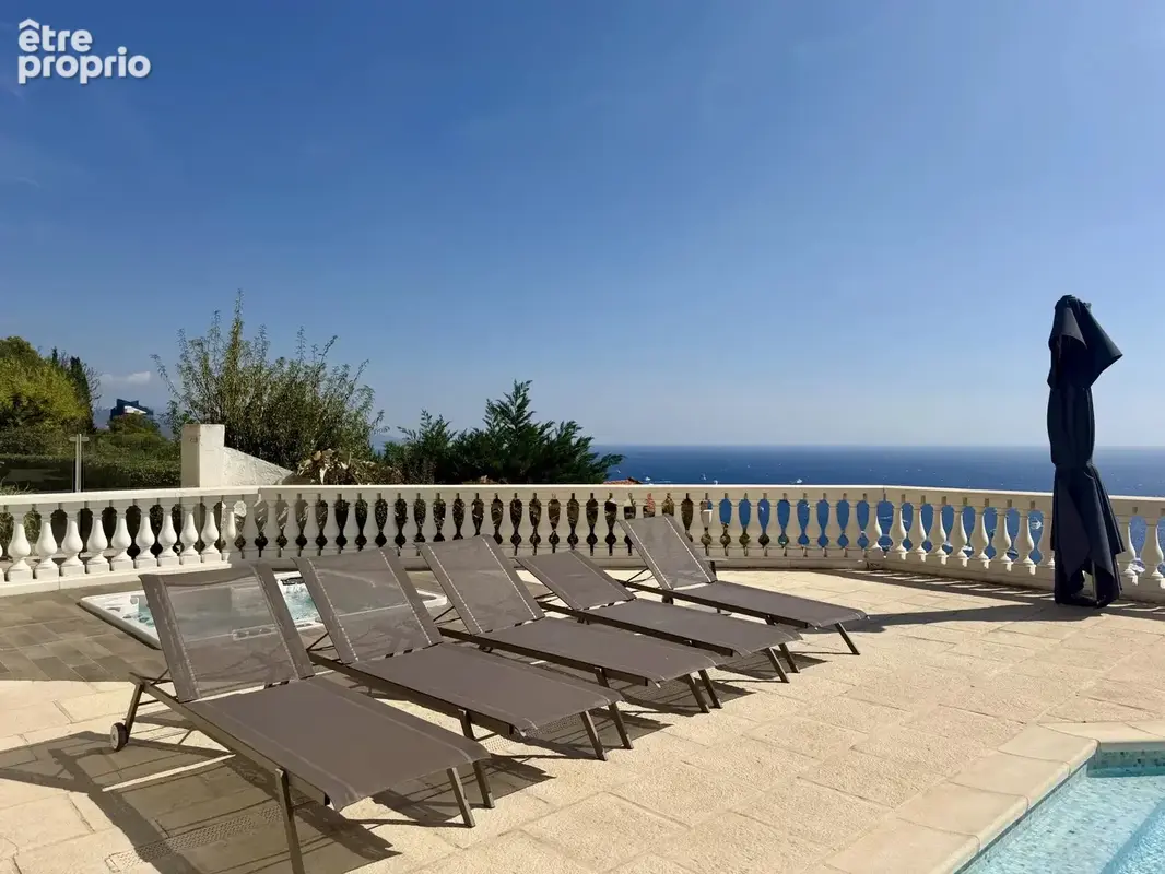Exceptionnel deux pièces en rez-de-jardin avec parking, vue panoramique sur la mer et la Principauté de Monaco - photo 7