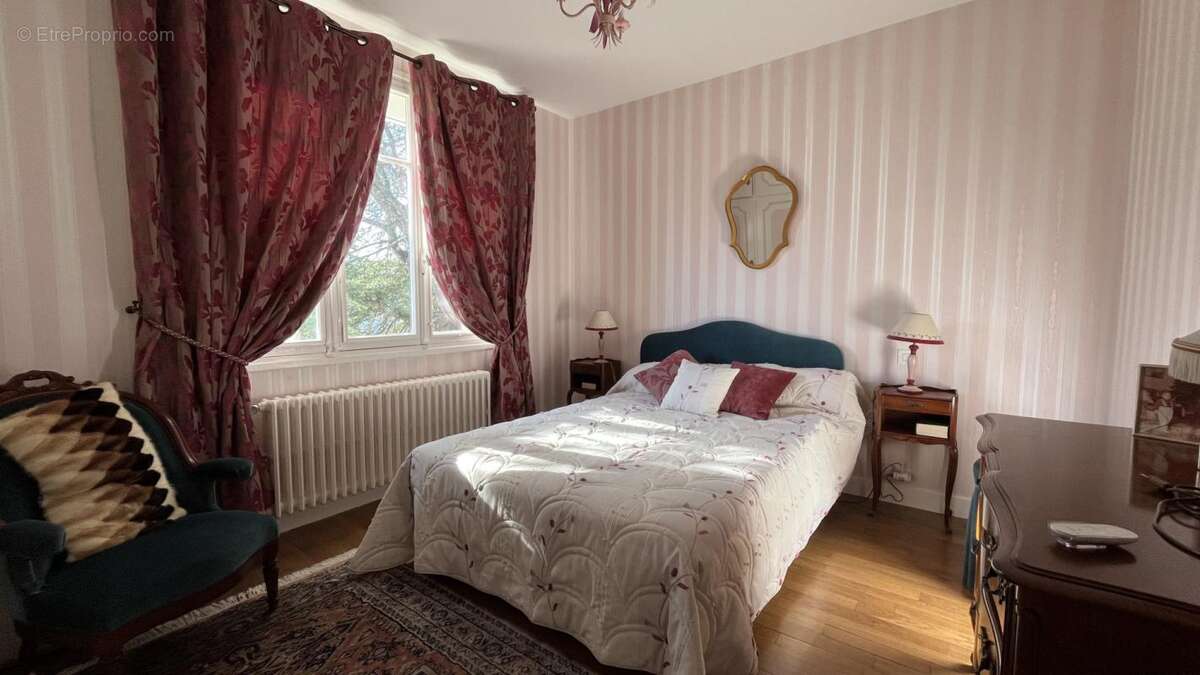 Maison à ETANG-SUR-ARROUX