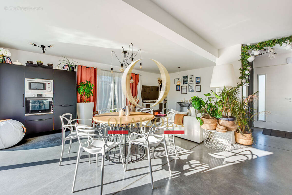 AHETZE - Maison contemporaine avec jardin et piscine - photo 7