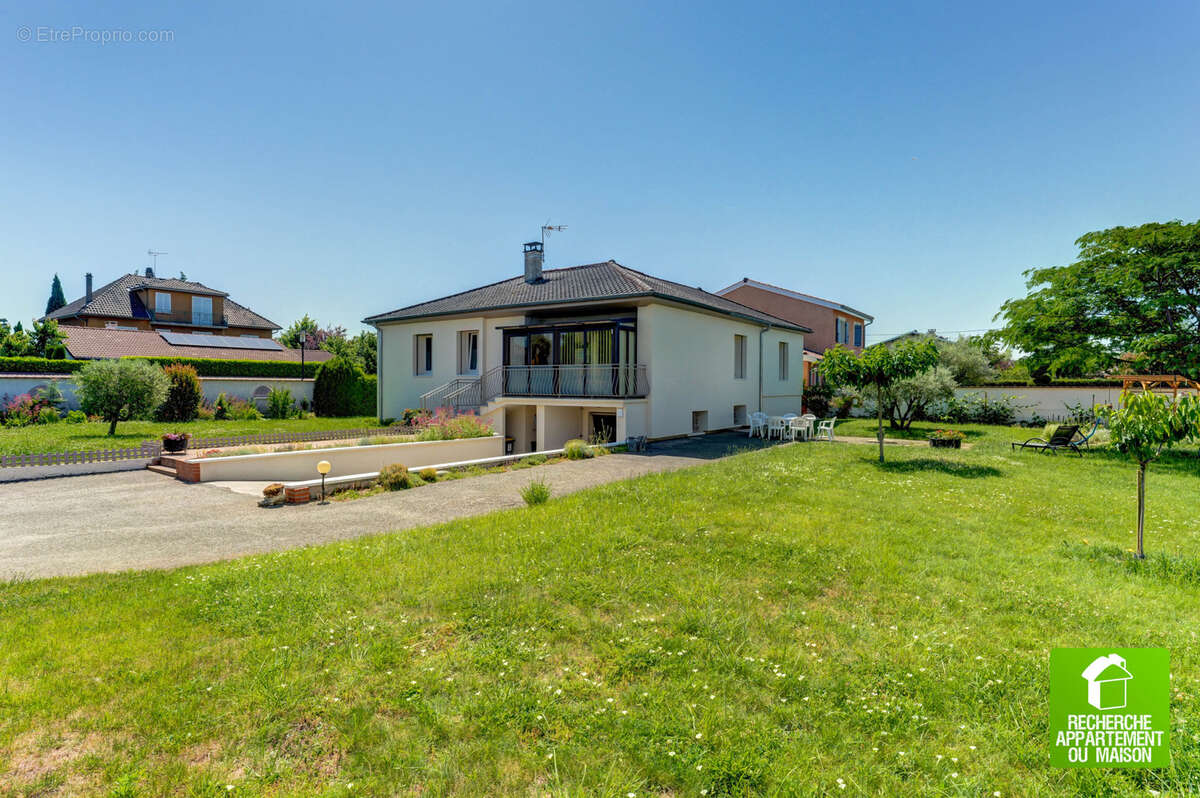 Maison entièrement rénovée avec belles prestations - photo 13