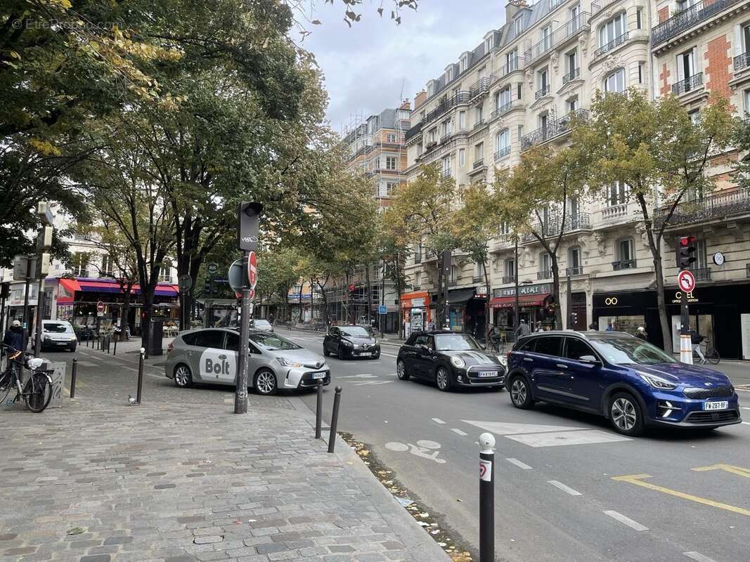 Autre à PARIS-20E