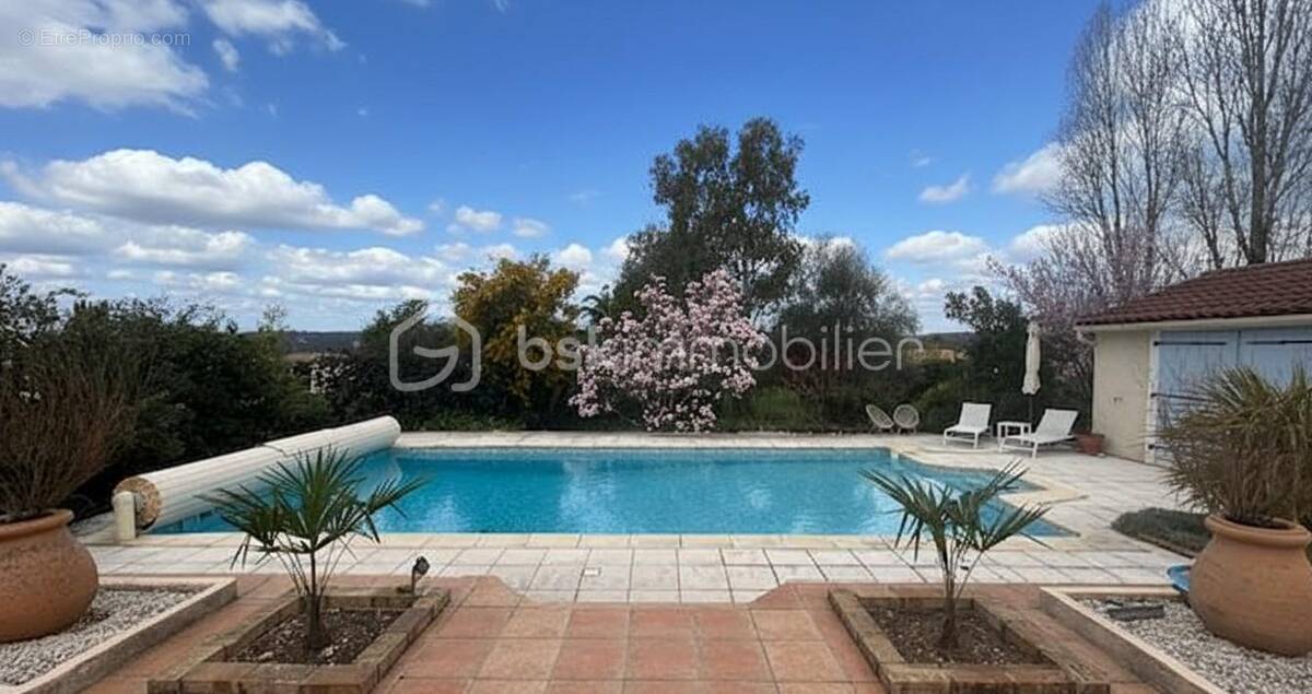 Maison à TOURRETTES