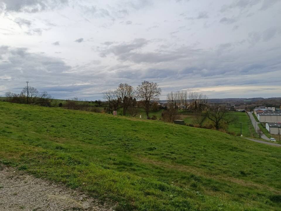 Terrain 789 m² à Foucarmont  - photo 1