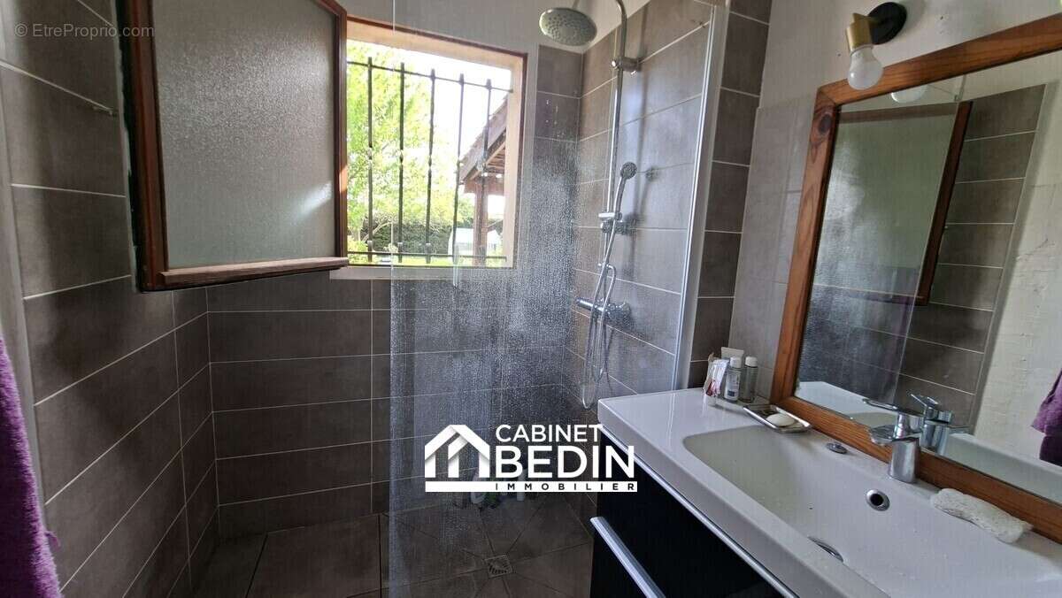 Maison 99 m² à Pugnac  - photo 6