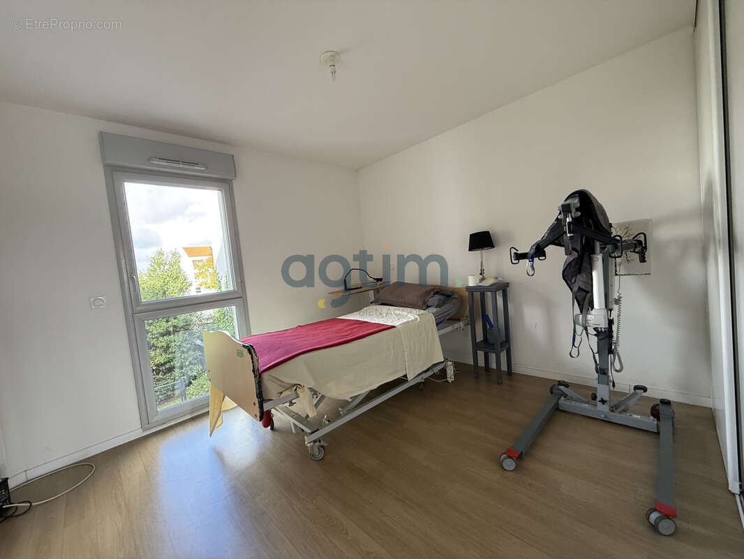Montaigu, appartement, 1 chambre, salle d'eau, balcon, emplacement de parking - photo 5
