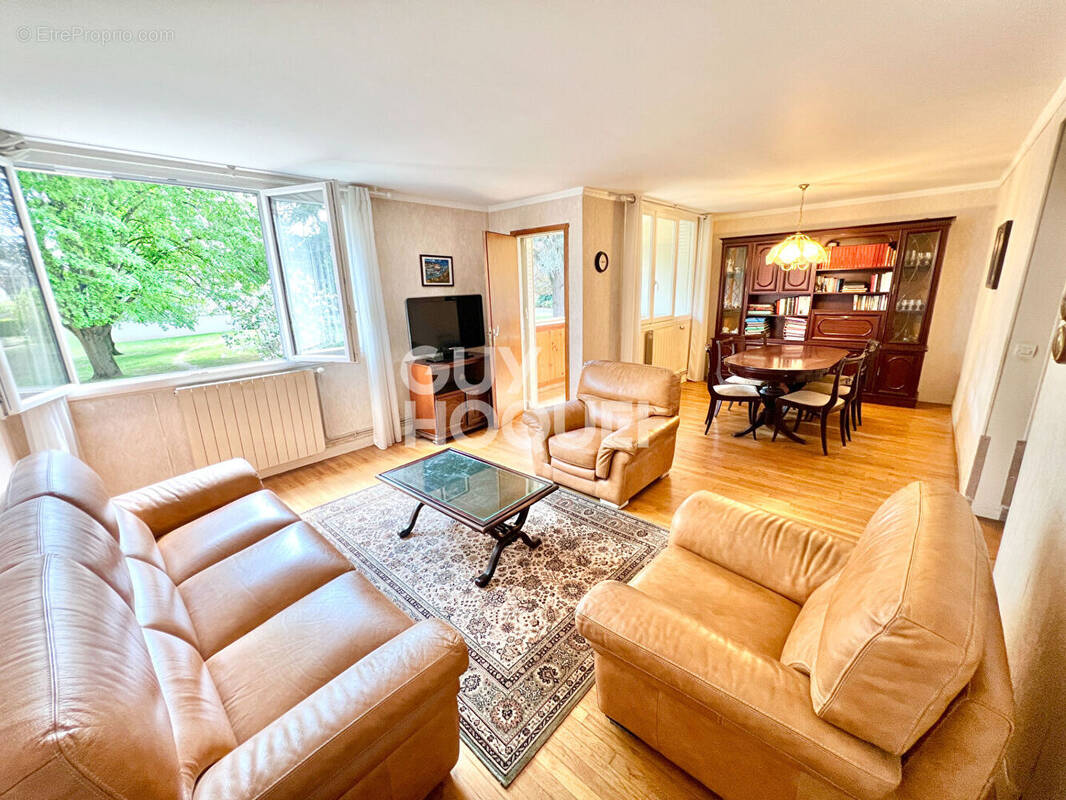 Appartement 4 pièces 71 m² · à Massy · 70,6 m² · 210 000 €