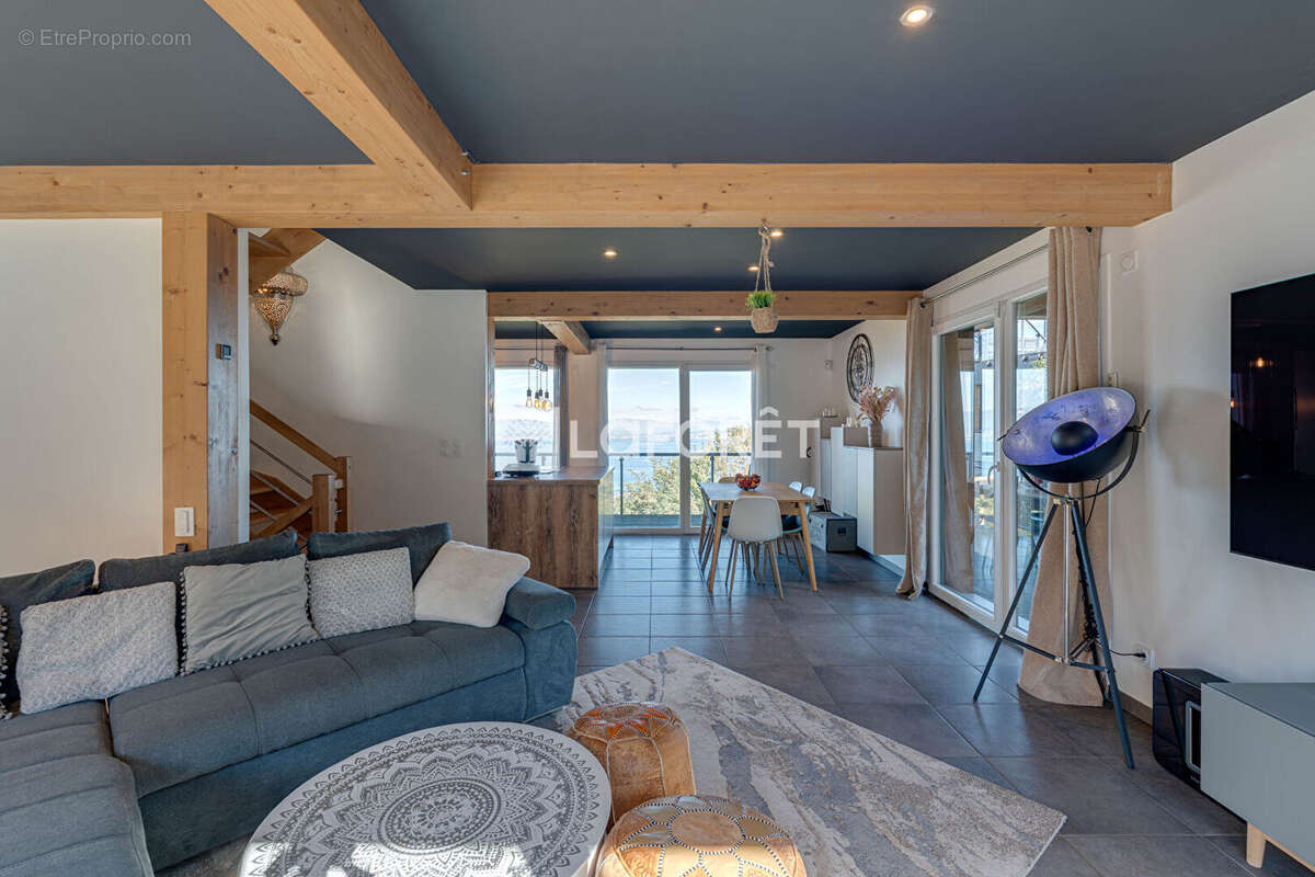 Appartement à EVIAN-LES-BAINS