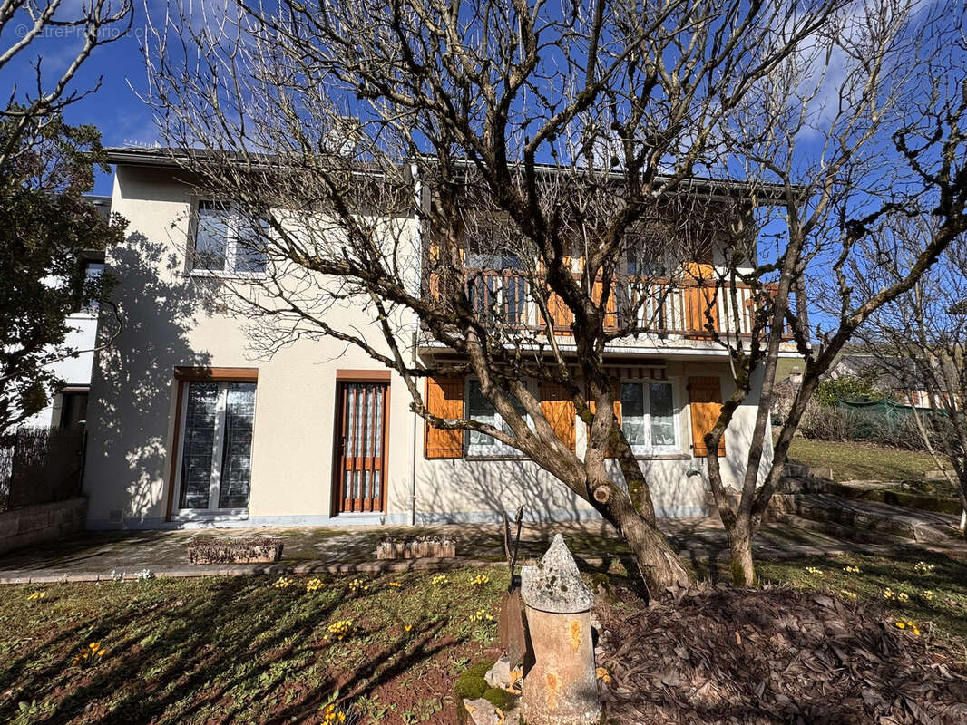 Maison à ONET-LE-CHATEAU