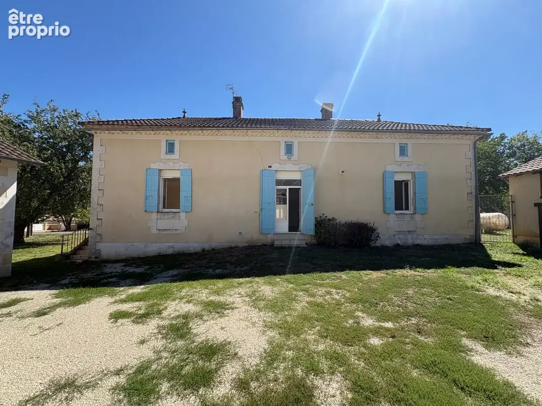 A vendre en Exclusivité : Ensemble immobilier de deux maisons avec grange et garage - photo 2