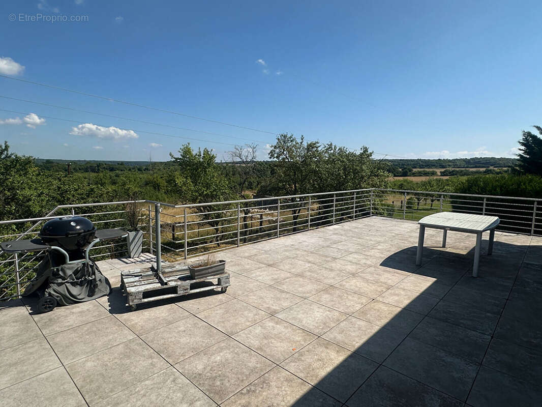 Maison à MONTOIS-LA-MONTAGNE