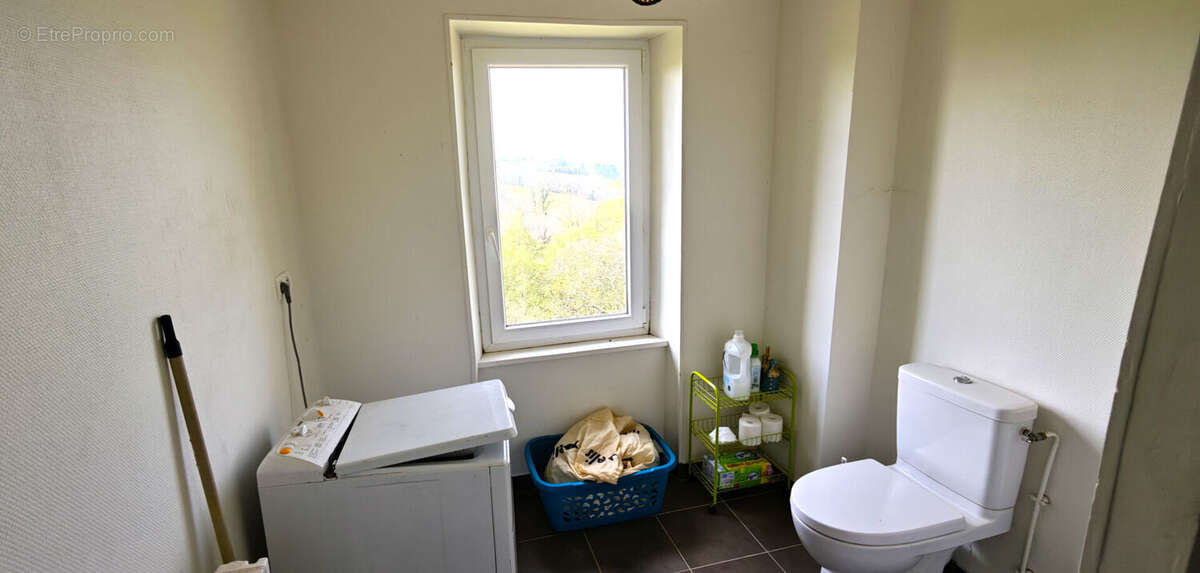 Corps de ferme avec maison+ grange et terrain 1.6Ha - photo 11