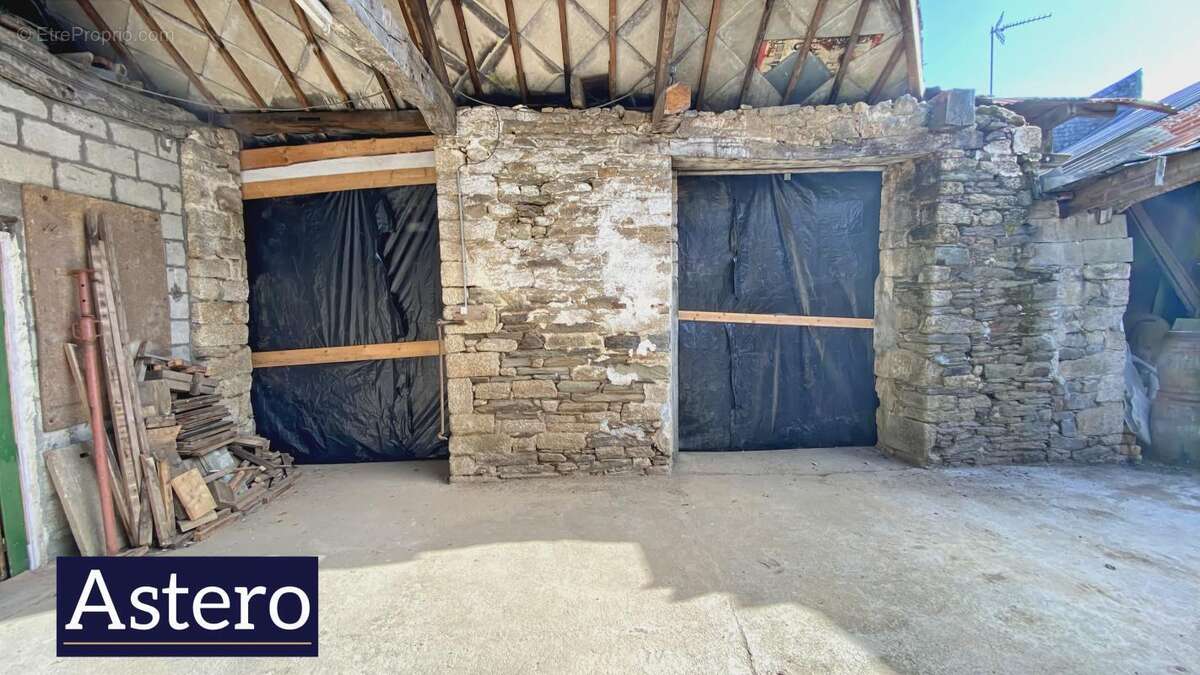 Garage individuel polyvalent de 235 m2 à Pontivy - photo 8