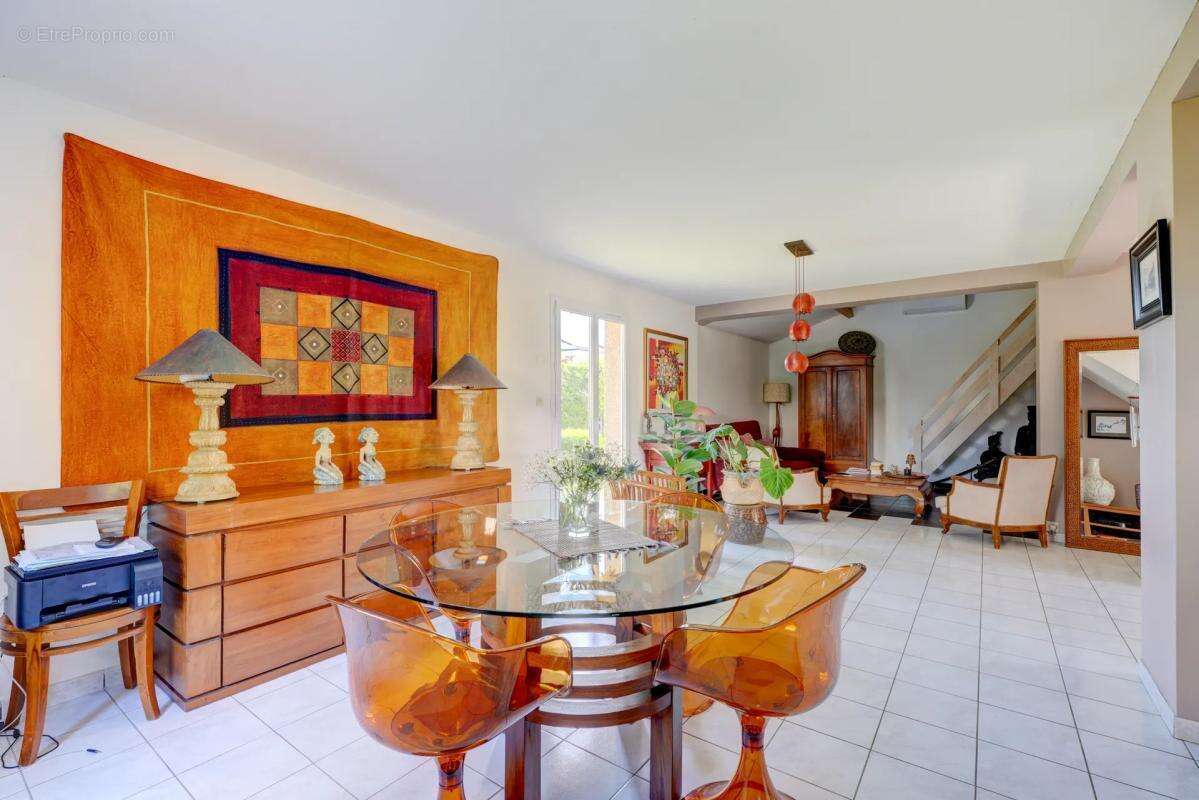 Maison de 4 pièces de 112 m² à Décines-Charpieu - photo 3