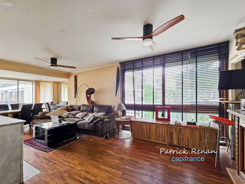 Appartement à FONTENAY-LE-FLEURY