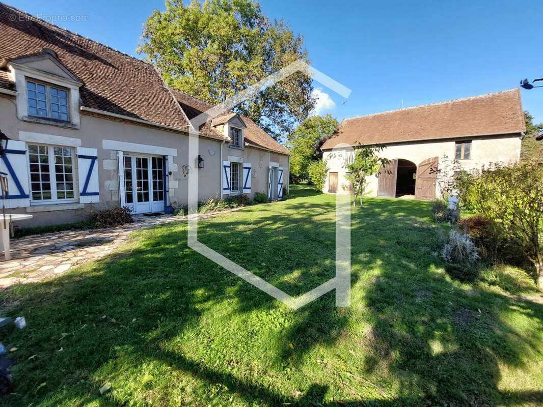Maison à SURY-PRES-LERE