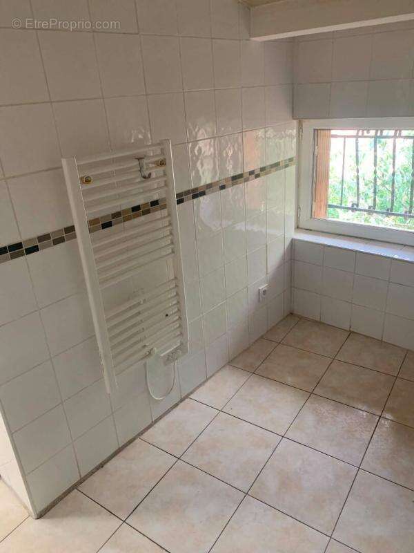 Appartement à TOURVES