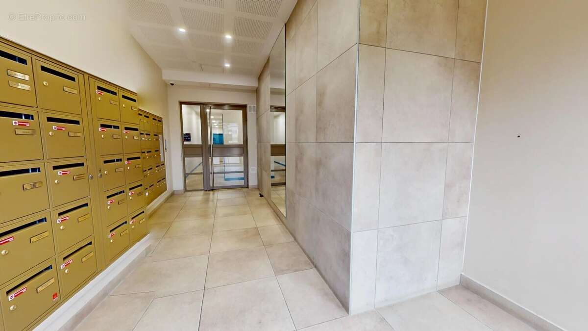 Appartement à LES PAVILLONS-SOUS-BOIS