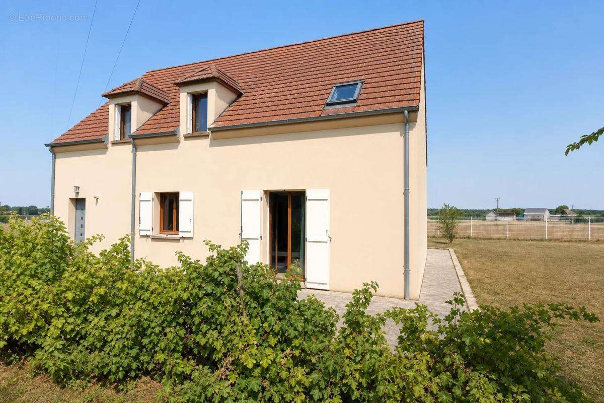 Maison 5 pièces de 133 m2 en vente, située Brezolles - photo 17
