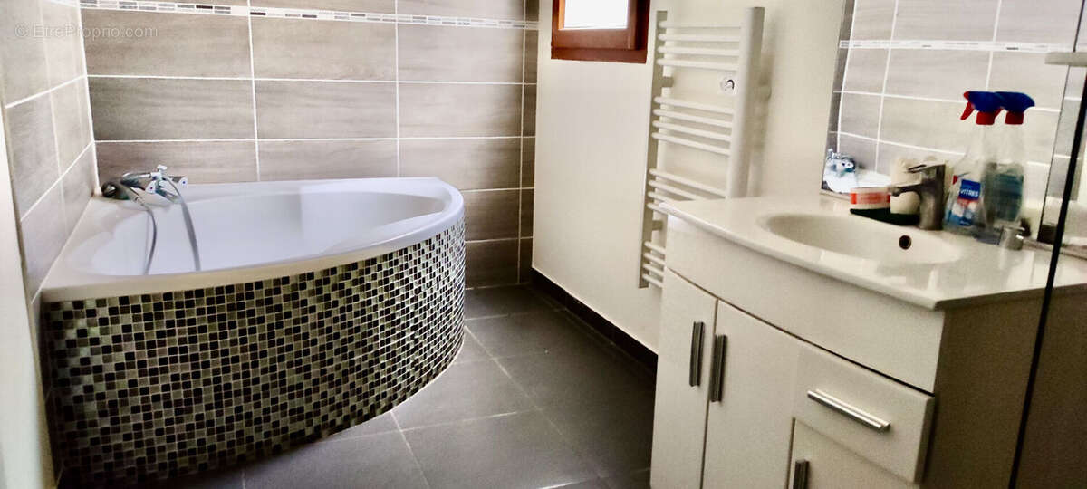 Maison à SAINT-MARTIN-DU-TERTRE