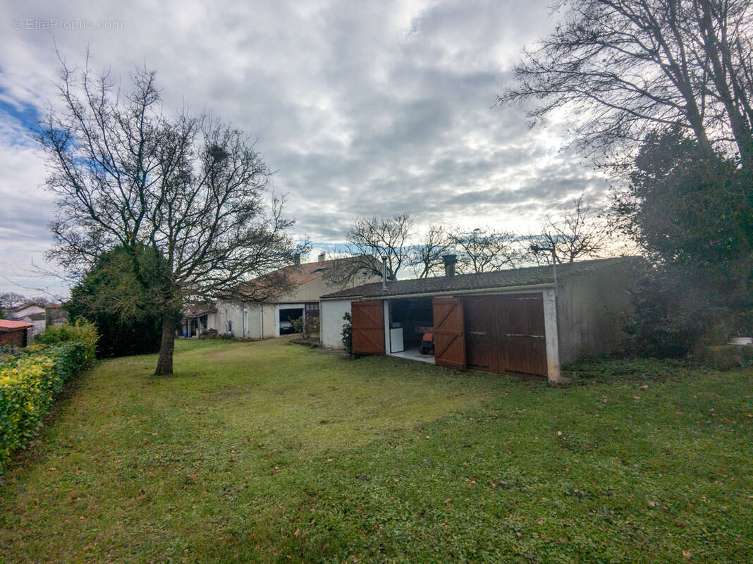 Maison à SAINT-SAVINIEN