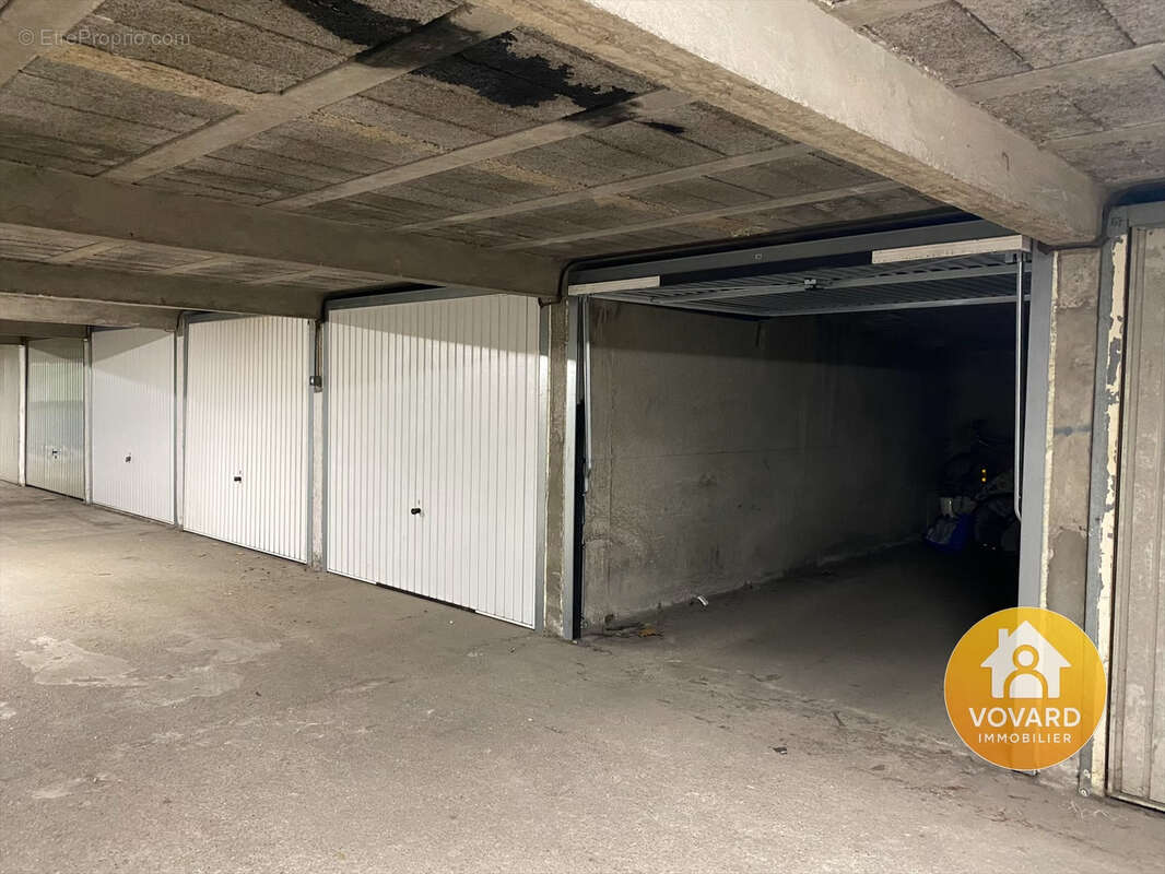 Parking à SAINT-BRICE-SOUS-FORET