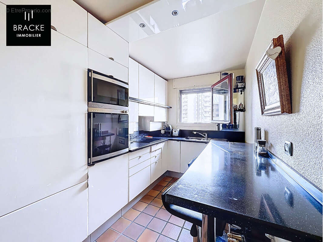 Appartement à COURBEVOIE
