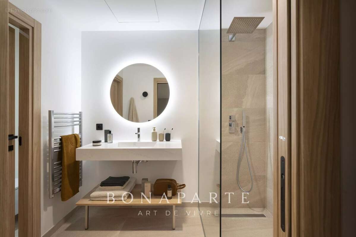 GASSIN - SAINT-TROPEZ Exclusivité : Magnifique villa-appartement en duplex avec très belle vue merUSIVITE : Magnifique "villa ap - photo 38