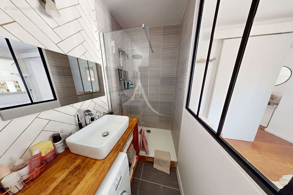 Appartement à PARIS-10E