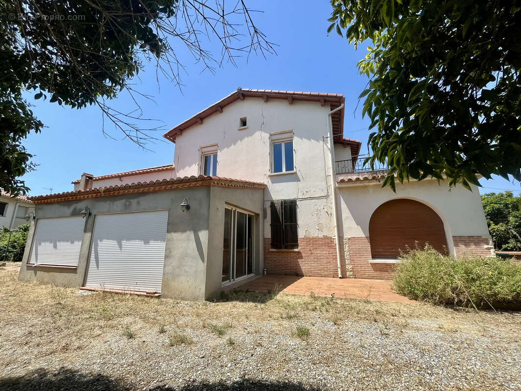 Maison de style comprenant 2 logements sur 1540m2 de parcelle divisible - photo 3